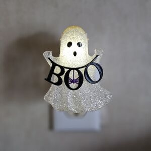 Bath & Body Works Wallflower Boo Ghost Plug-In & Lights Up Halloween